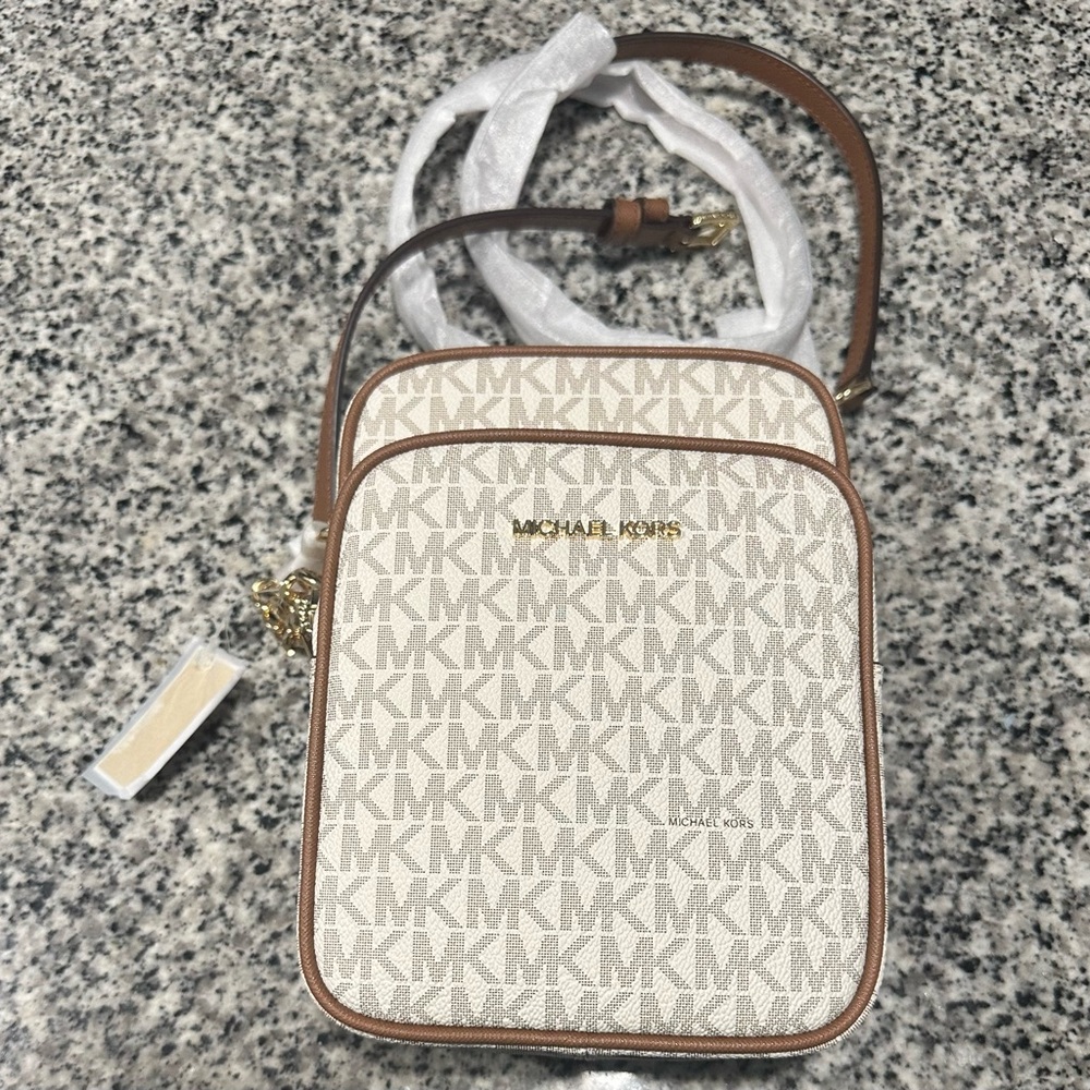 Michael Kors Vanilla Jet Set Travel Crossbody
